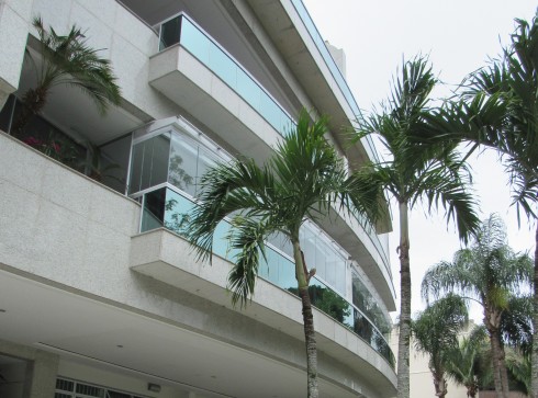 Amplo Apartamento de 4 Quartos no Recreio dos Bandeirantes – Rua Clóvis Salgado