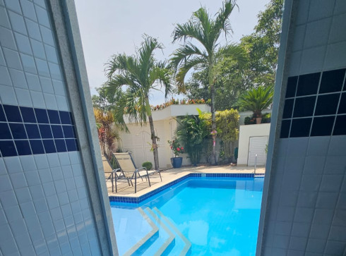 Vendo casa tríplex, com 337m², no Condomínio Blue Houses, Barra da Tijuca.