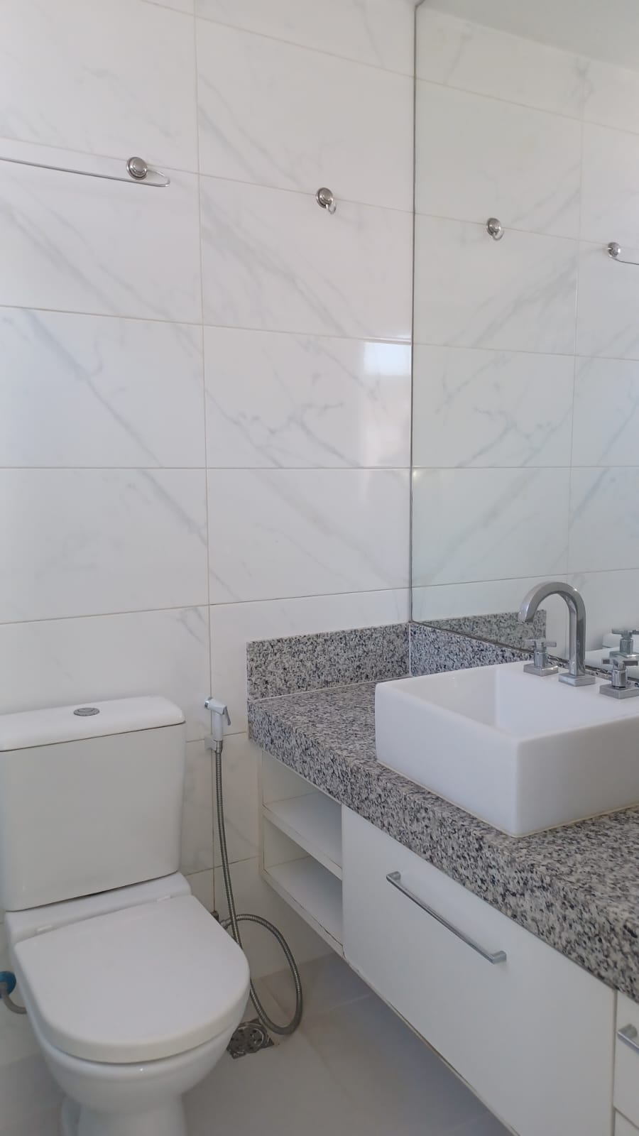 VENDO EXCELENTE COBERTURA, 149m², ÓTIMA LOCALIZAÇÃO