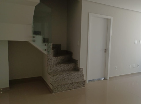 VENDO EXCELENTE COBERTURA, 149m², ÓTIMA LOCALIZAÇÃO