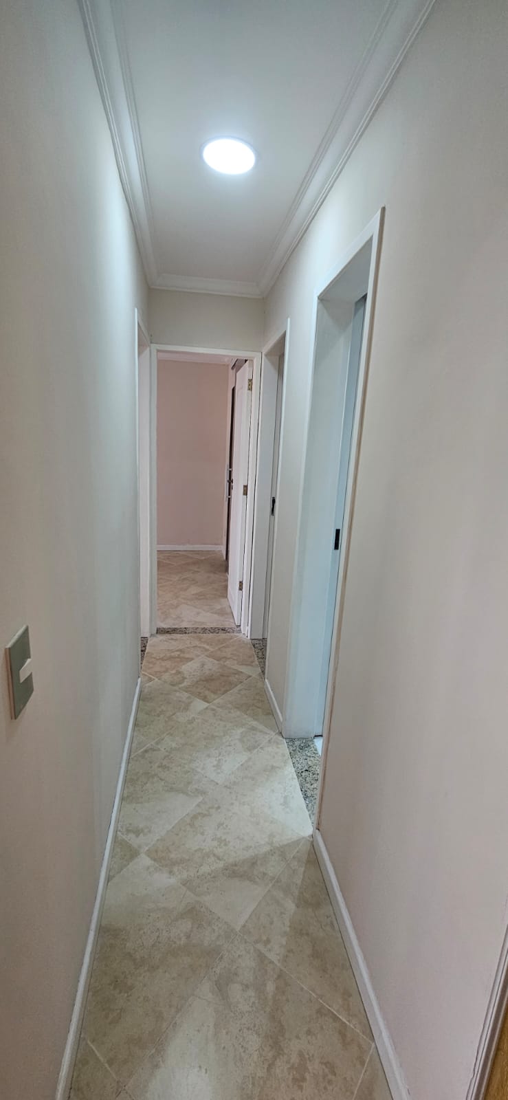 Vendo Apartamento na Av. Guinard. Ótima localização, 3 quarto sendo 2 Suites