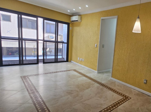 Vendo Apartamento na Av. Guinard. Ótima localização, 3 quarto sendo 2 Suites