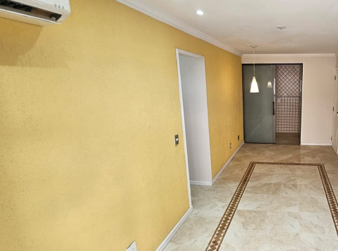 Vendo Apartamento na Av. Guinard. Ótima localização, 3 quarto sendo 2 Suites