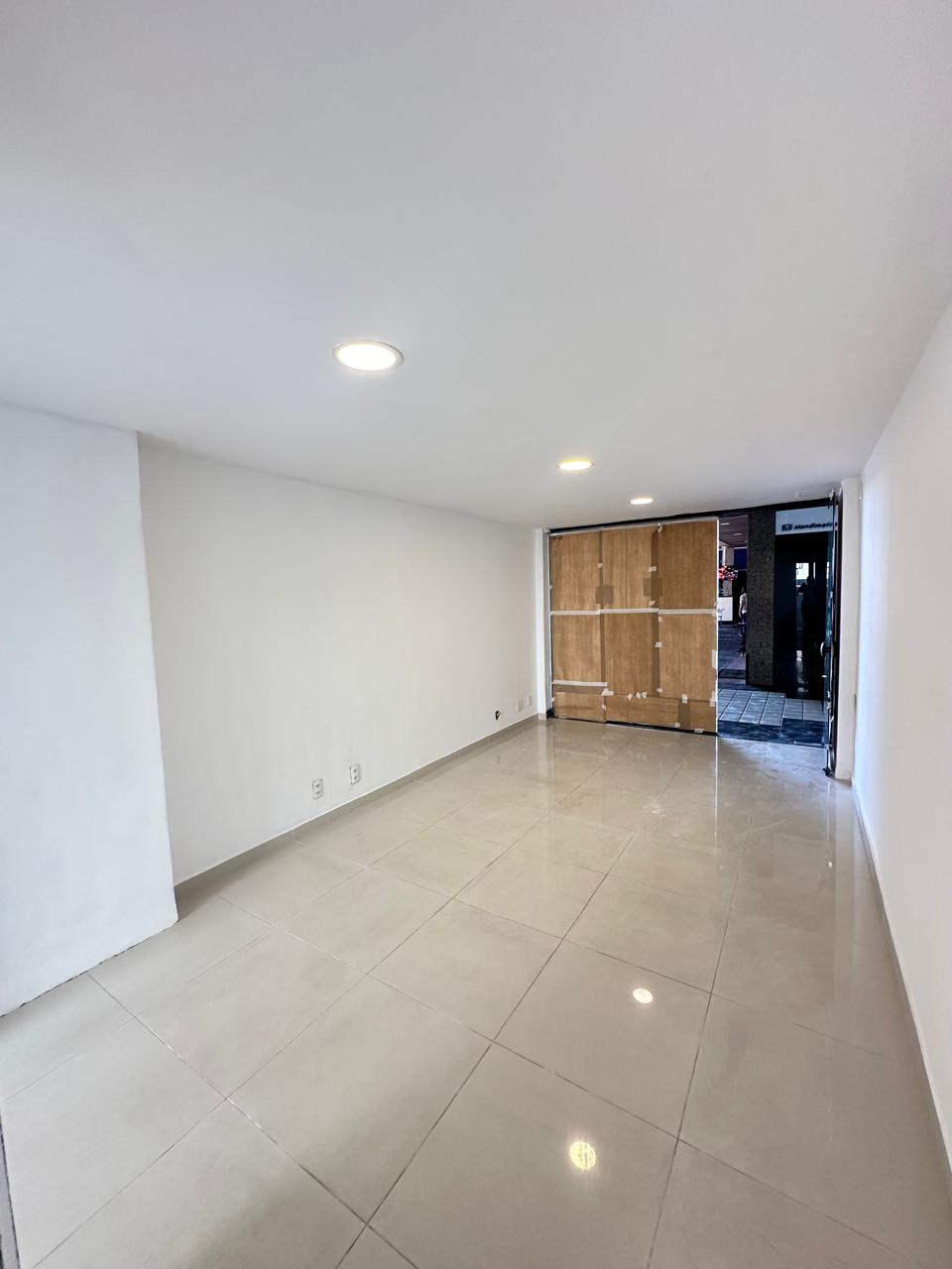 Locação de Loja Comercial no Condominio Barra Plaza