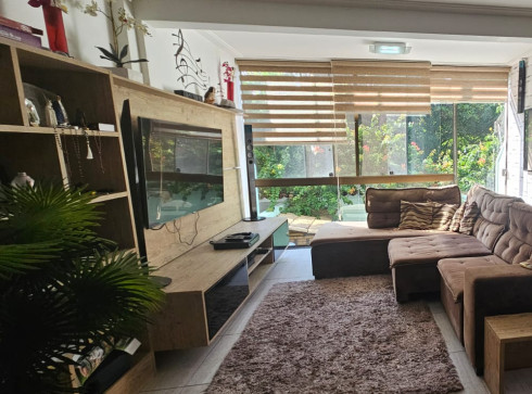 Venda de CASA Triplex, 197m² no Condomínio Laguna Parque