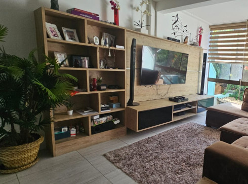 Venda de CASA Triplex, 197m² no Condomínio Laguna Parque