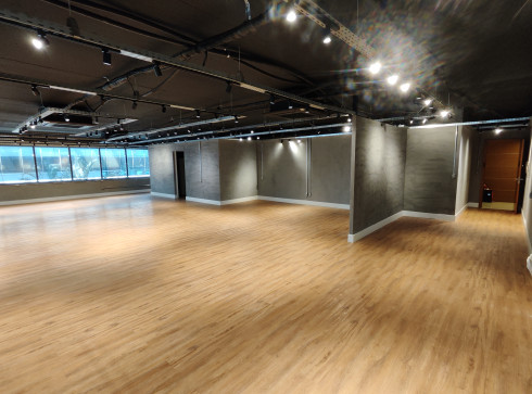 Alugo Sala Comercial 201m² no condominio SELETTO BUSINESS DOC