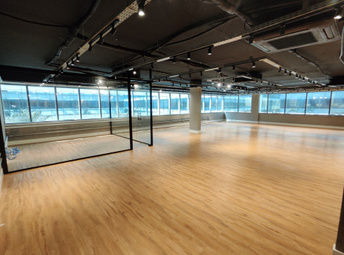 Alugo Sala Comercial 201m² no condominio SELETTO BUSINESS DOC