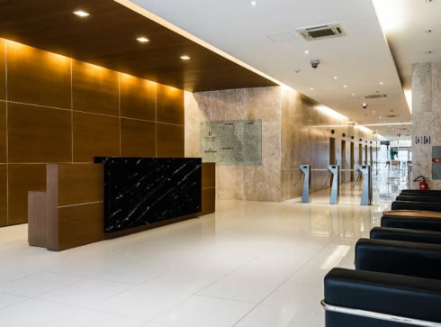 VENDO Exelente sala comercial, no condominio SELETTO BUSINESS DOC