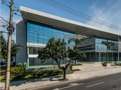 VENDO Exelente sala comercial, no condominio SELETTO BUSINESS DOC
