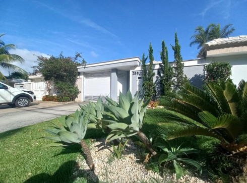 VENDO casa duplex no condomínio Vivendas do sol, 260m²