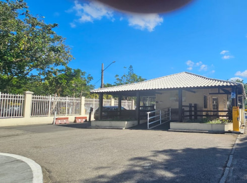 VENDO casa duplex no condomínio Vivendas do sol, 260m²