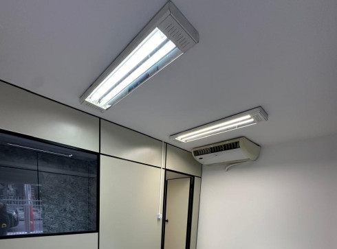 VENDO PRÉDIO COMERCIAL COM 550M², NA RUA PROFESSOR CLEMENTE FERREIRA. Junto ao calçadão de Bangu.