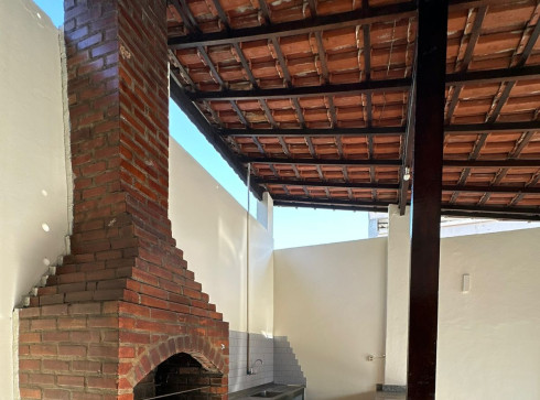 Casa ampla para locação — Rua Aratanha, Campo Grande, Rio de Janeiro