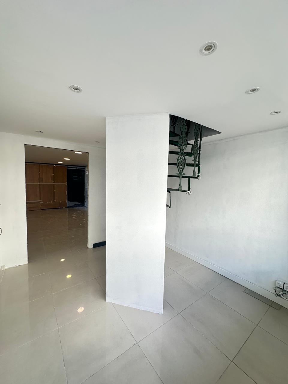 Venda de Loja Comercial no Condominio Barra Plaza