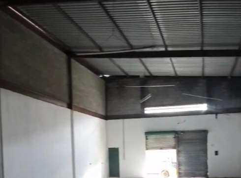 GALPÃO — 244m² ÁREA COBERTA - 40m² ÁREA Descoberta.