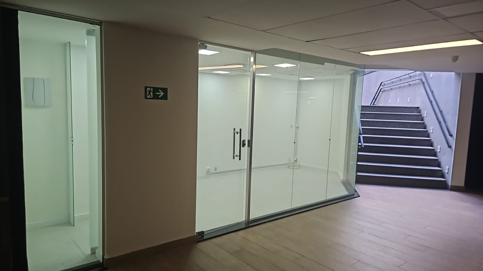 Alugo Loja Comercial Condominio A4 - Recreio dos Bandeirantes