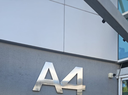 Alugo Loja Comercial Condominio A4 - Recreio dos Bandeirantes