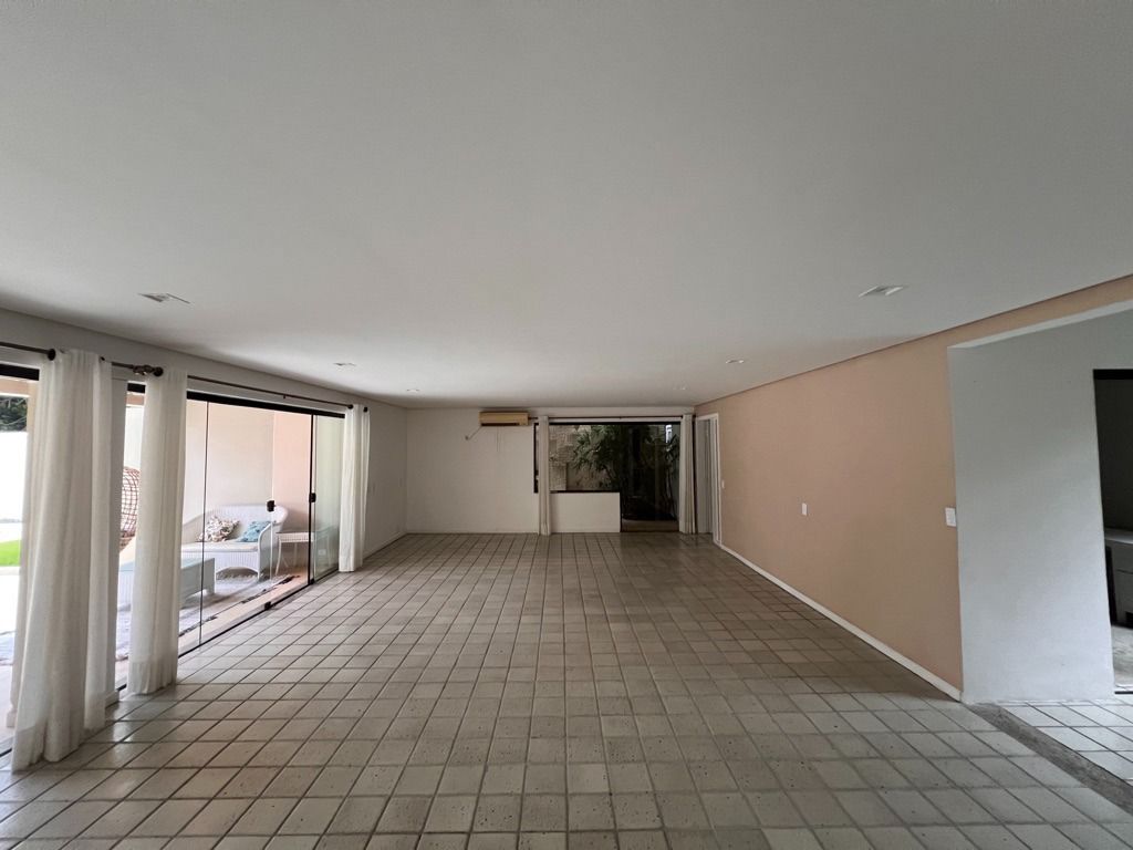 CASA DE ALTO PADRÃO NO INTERLAGOS DE ITAÚNA | 547m² | 5 QUARTOS | PISCINA | SAUNA | 5 VAGAS