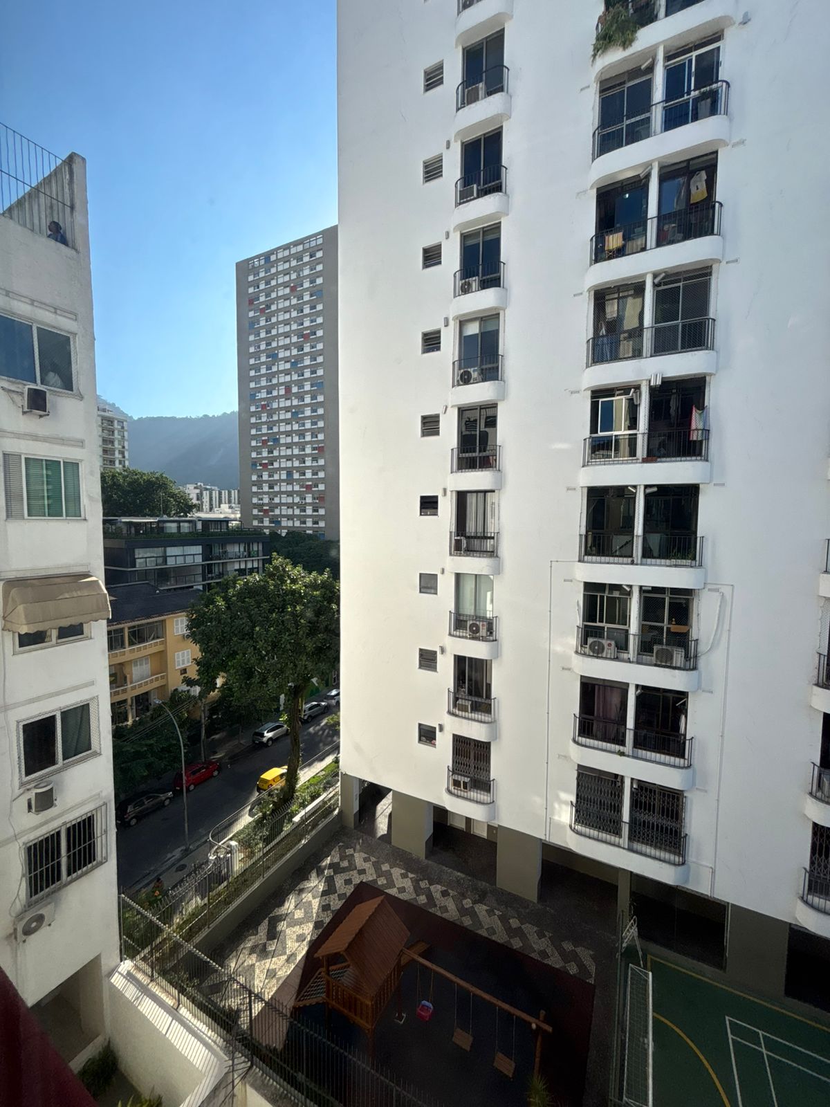 Apartamento Mobiliado Rua Voluntário da Patria 3 quartos sendo 1 suíte