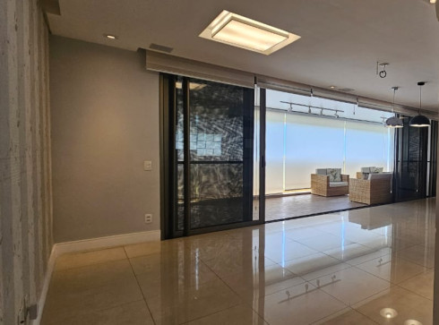 VENDO Apartamento no Condomínio Royal Blue com 165 m² - 3 Suítes